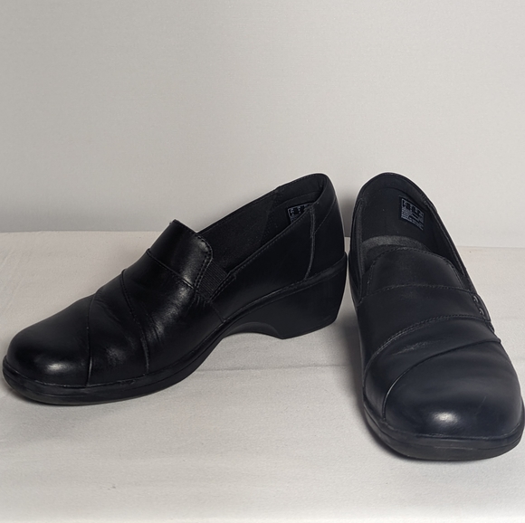 Clarks Womens Leather May Marigold Loafers - Picture 2 of 4